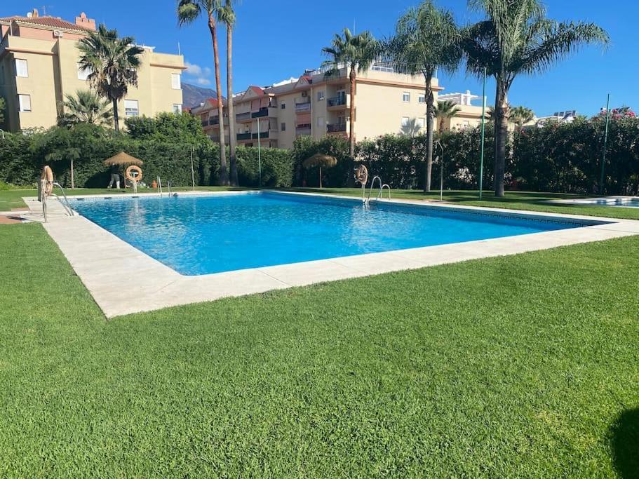 Central Estepona 3 Bed Apt With Pool And Parking Exterior photo