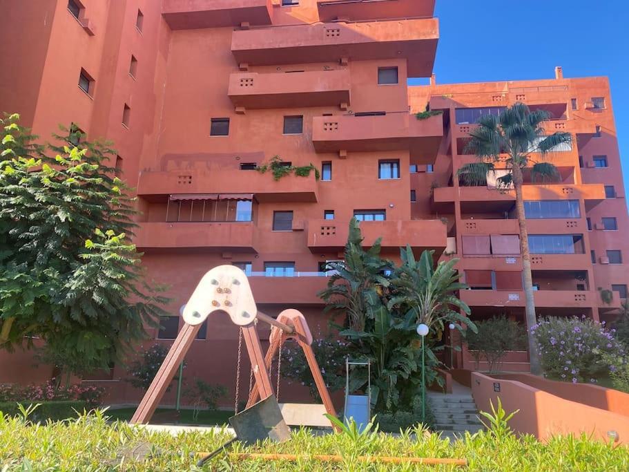 Central Estepona 3 Bed Apt With Pool And Parking Exterior photo