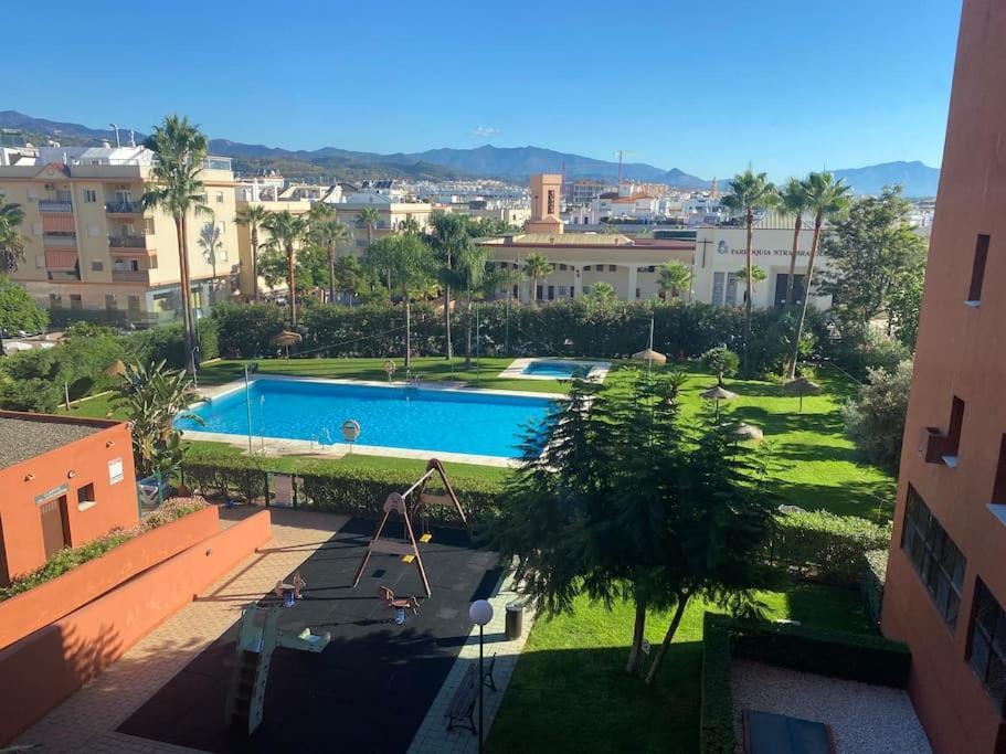 Central Estepona 3 Bed Apt With Pool And Parking Exterior photo