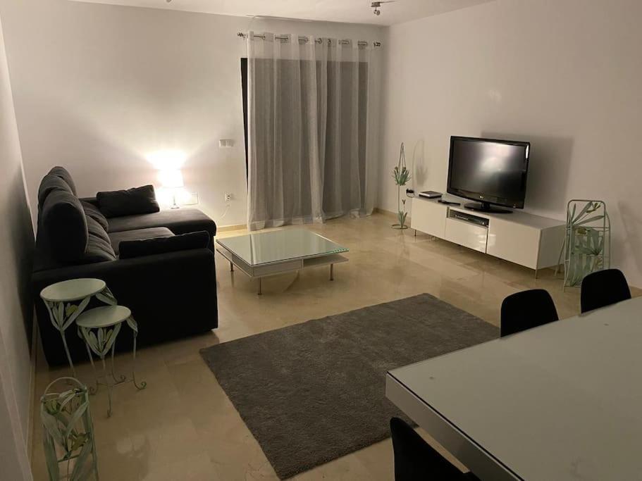 Central Estepona 3 Bed Apt With Pool And Parking Exterior photo