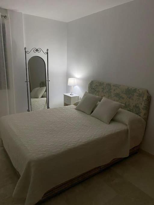Central Estepona 3 Bed Apt With Pool And Parking Exterior photo